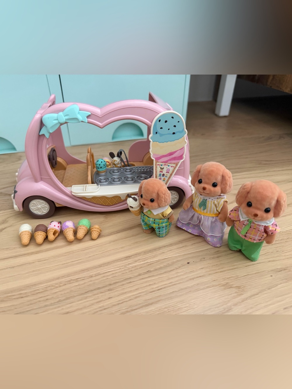 Calico Critters Ice Cream Van Playset plus Toy Poodle Family Set